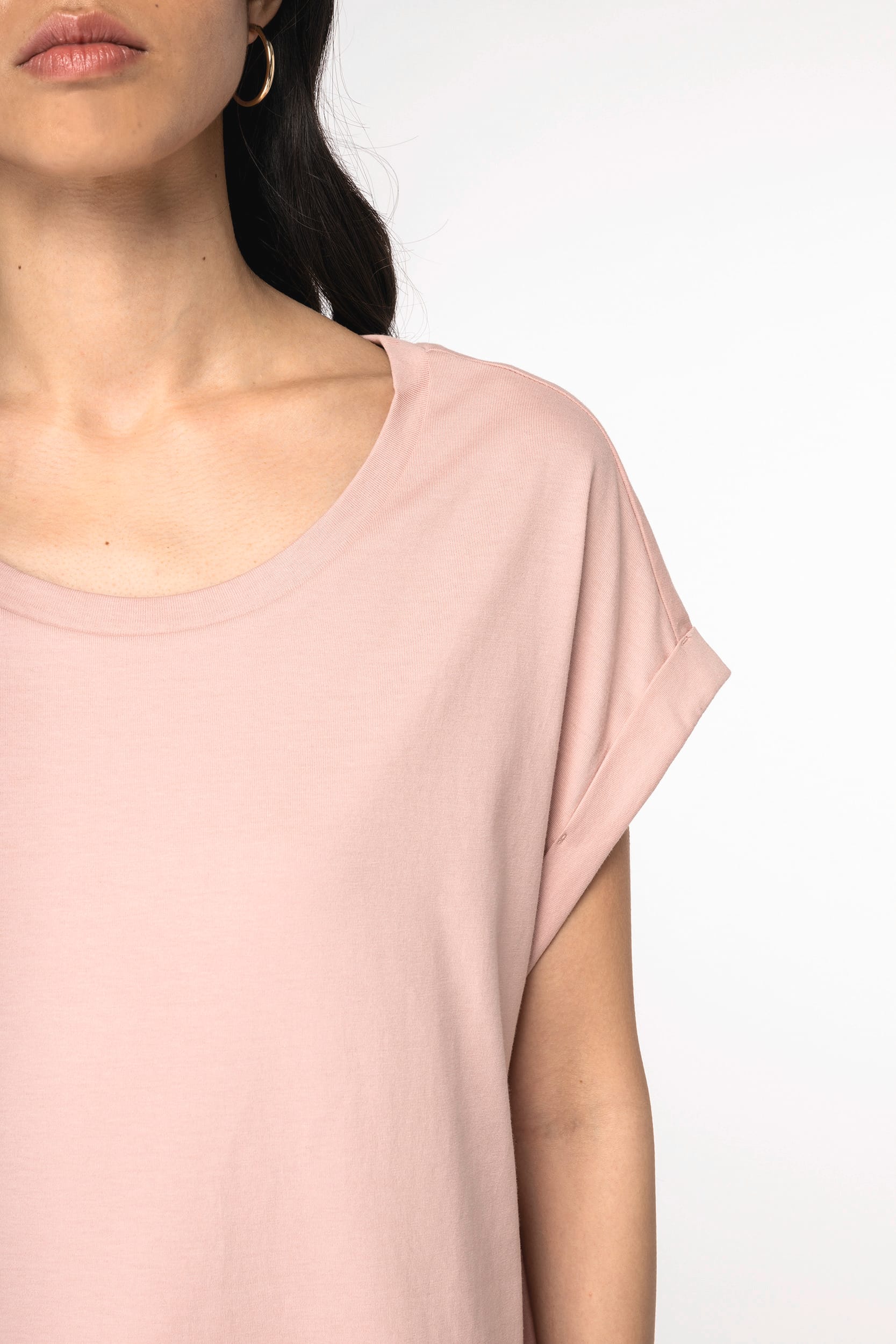 Camiseta de algodón orgánico con mangas enrolladas para mujer – 155 g/m² – NS309
