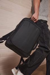 Konvertibler Business-Rucksack mit USB-Anschluss – 230 g/m² | KI5110