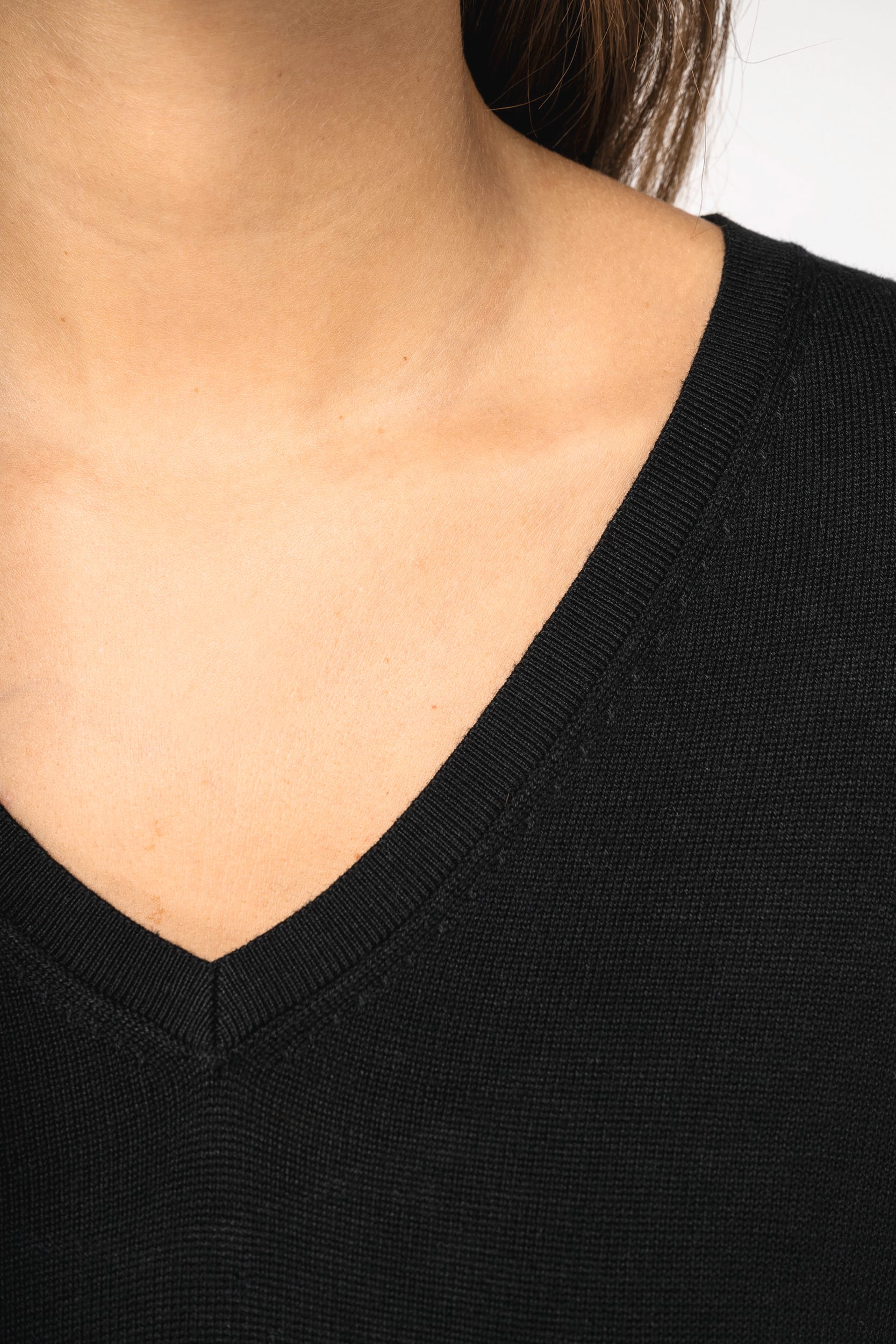 Women’s V-Neck Lyocell & Organic Cotton Sweater – 250 g/m² | SP921