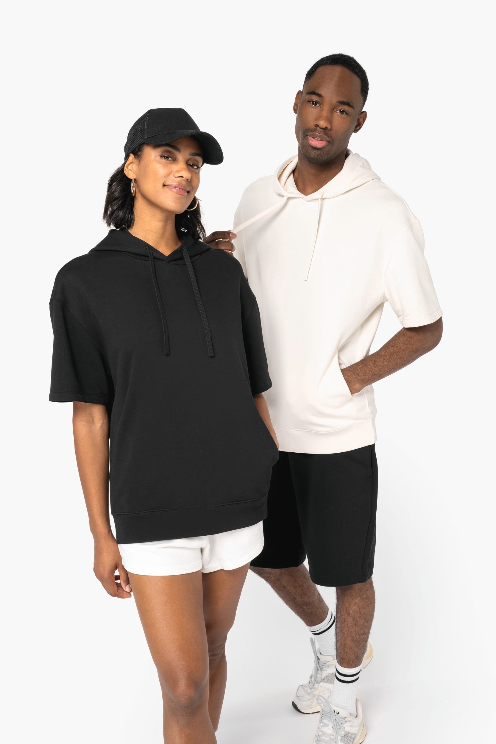 Unisex Kapuzenpullover mit kurzen Ärmeln aus Bio-Baumwolle – French Terry – 300 g/m² – NS406