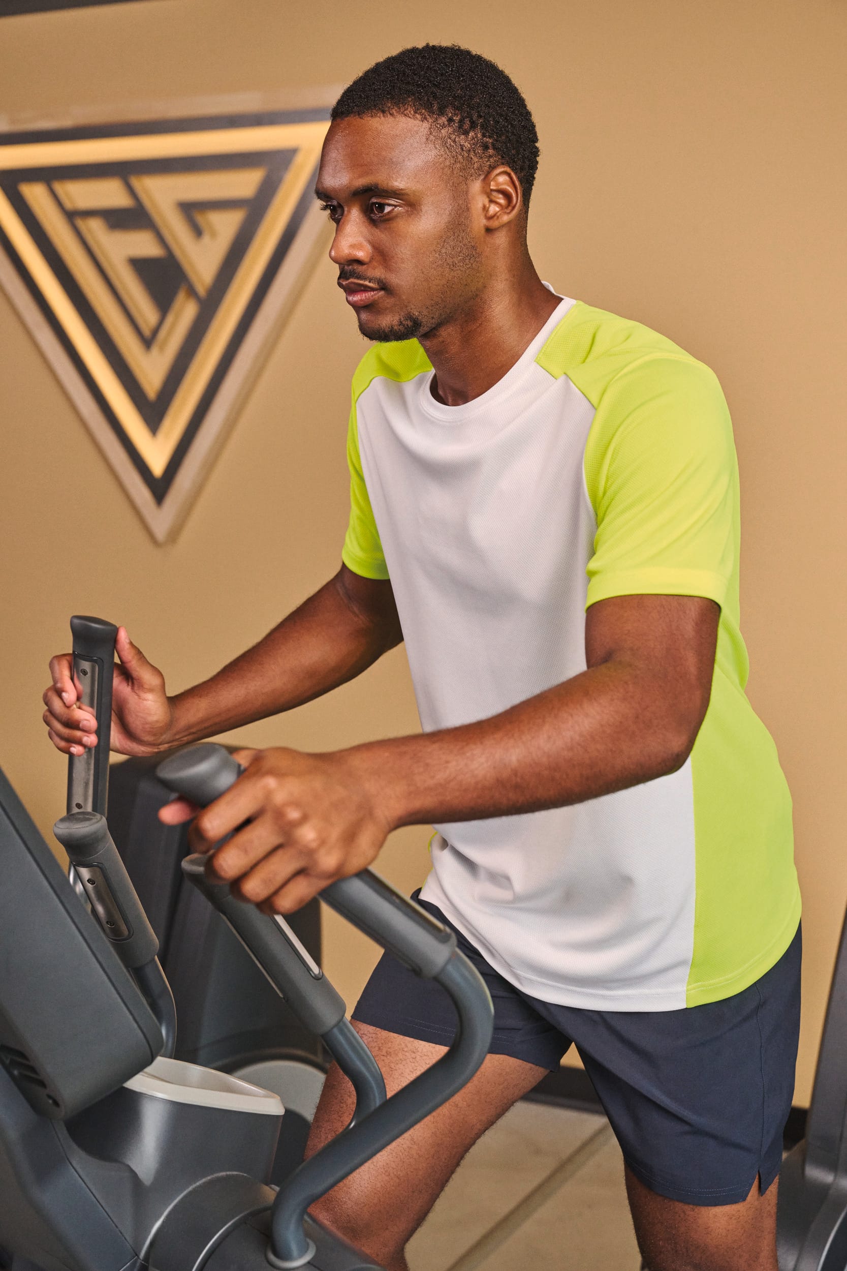 T-shirt de sport bicolore écologique pour homme – PA4014