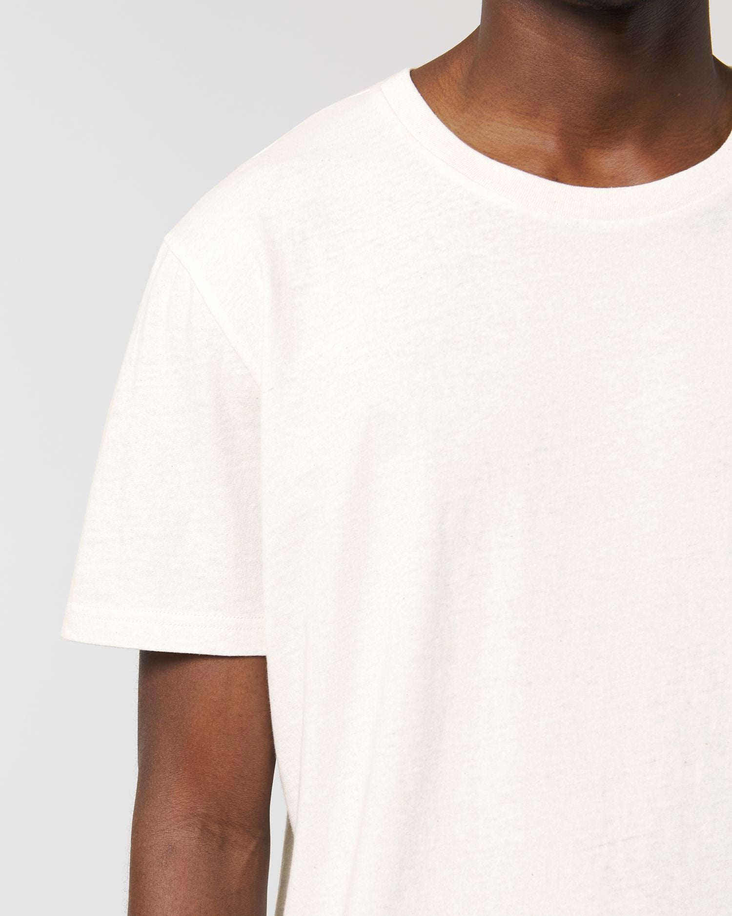 Unisex T-Shirt aus recycelter und Bio-Baumwolle - 180 g/m² | RE-Creator STTU787