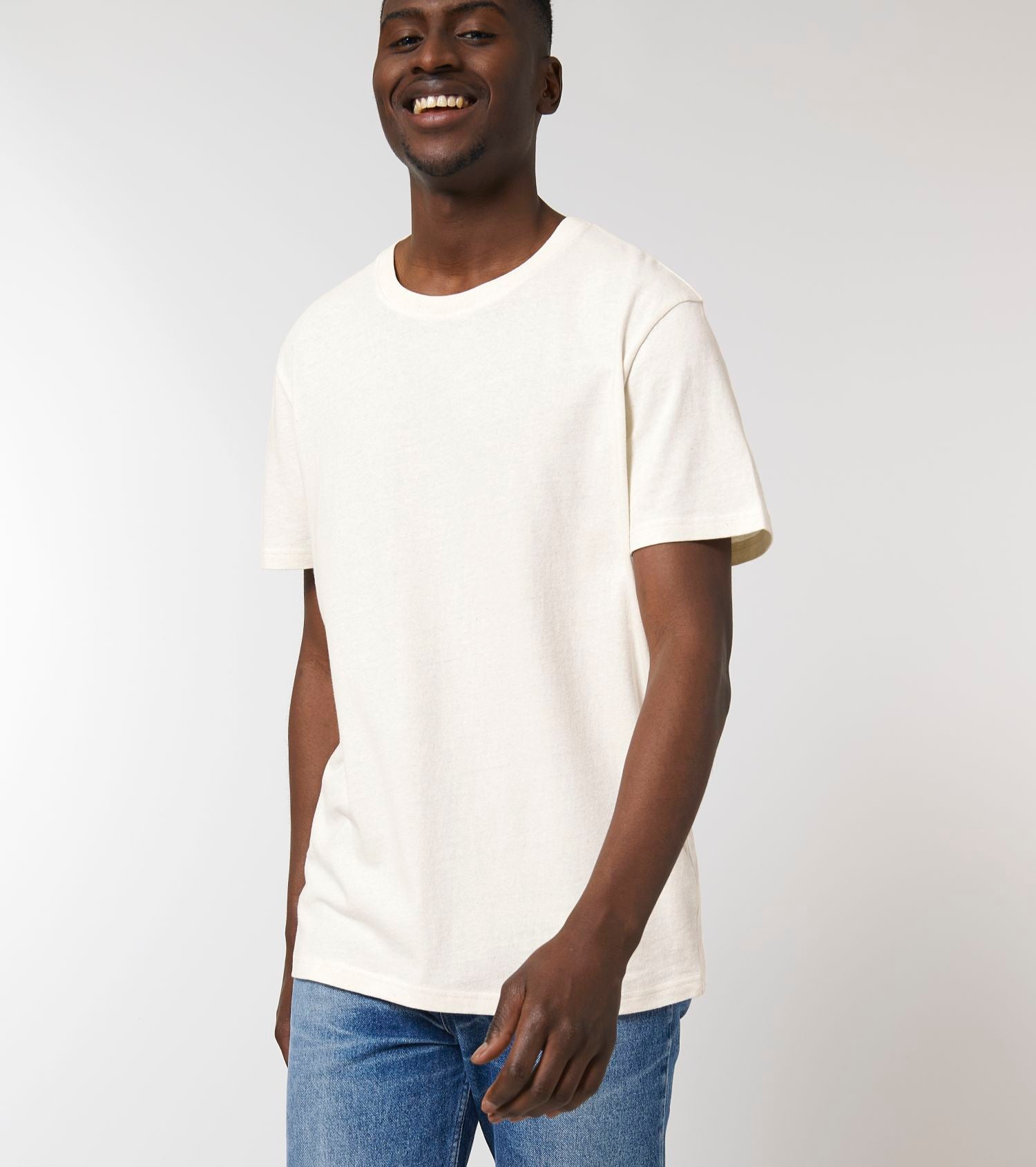 Unisex T-Shirt aus recycelter und Bio-Baumwolle - 180 g/m² | RE-Creator STTU787