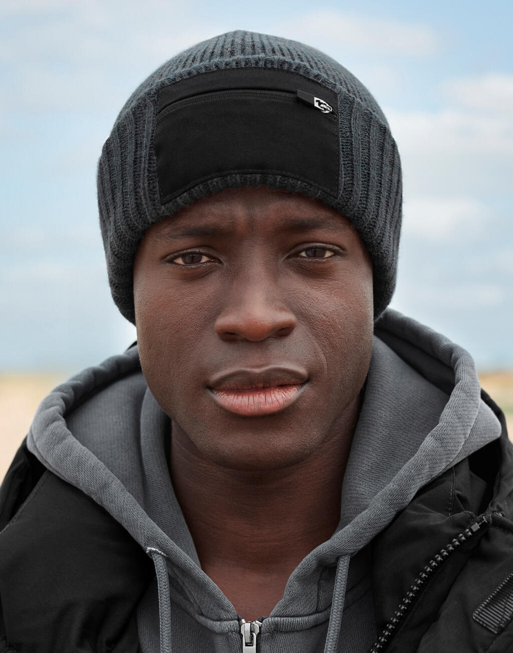 Zip Patch Beanie - Gerecycled & Aanpasbaar | tienduizend tweehonderdnegenenzestig