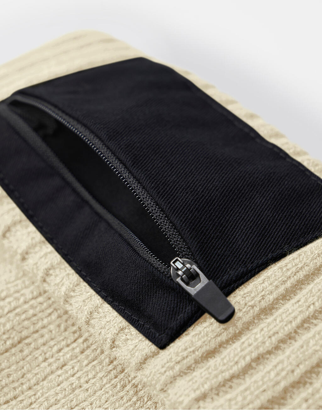 Zip Patch Beanie - Gerecycled & Aanpasbaar | tienduizend tweehonderdnegenenzestig