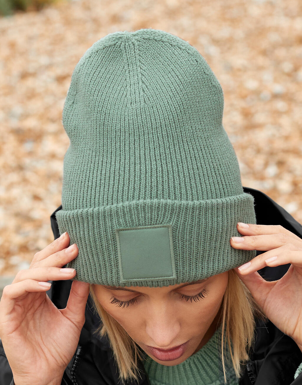 Diep Omgeslagen Tonale Patch Beanie - Gerecycled & Aanpasbaar | tienduizend driehonderdnegenenzestig