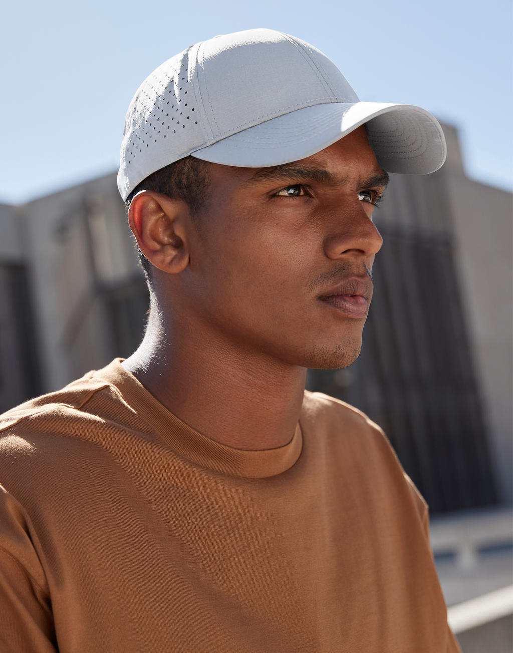 Laser Performance Trucker Cap - Gerecycled, Ademend & Aanpasbaar | elfduizend driehonderd negenenzestig