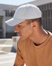 Laser Performance Trucker Cap - Gerecycled, Ademend & Aanpasbaar | elfduizend driehonderd negenenzestig