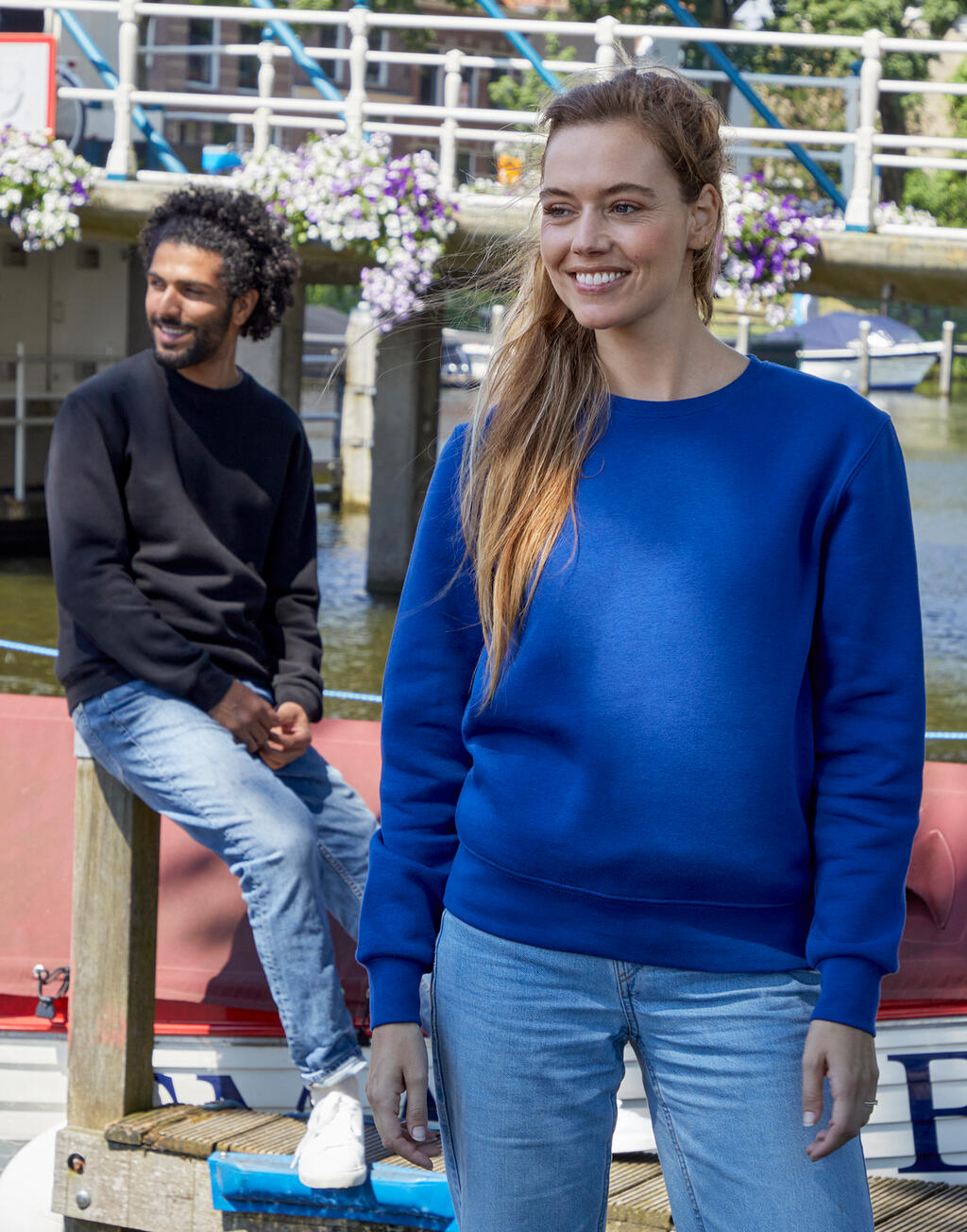 Women’s Crew Neck Sweatshirt – Recycled Fabric | 20852