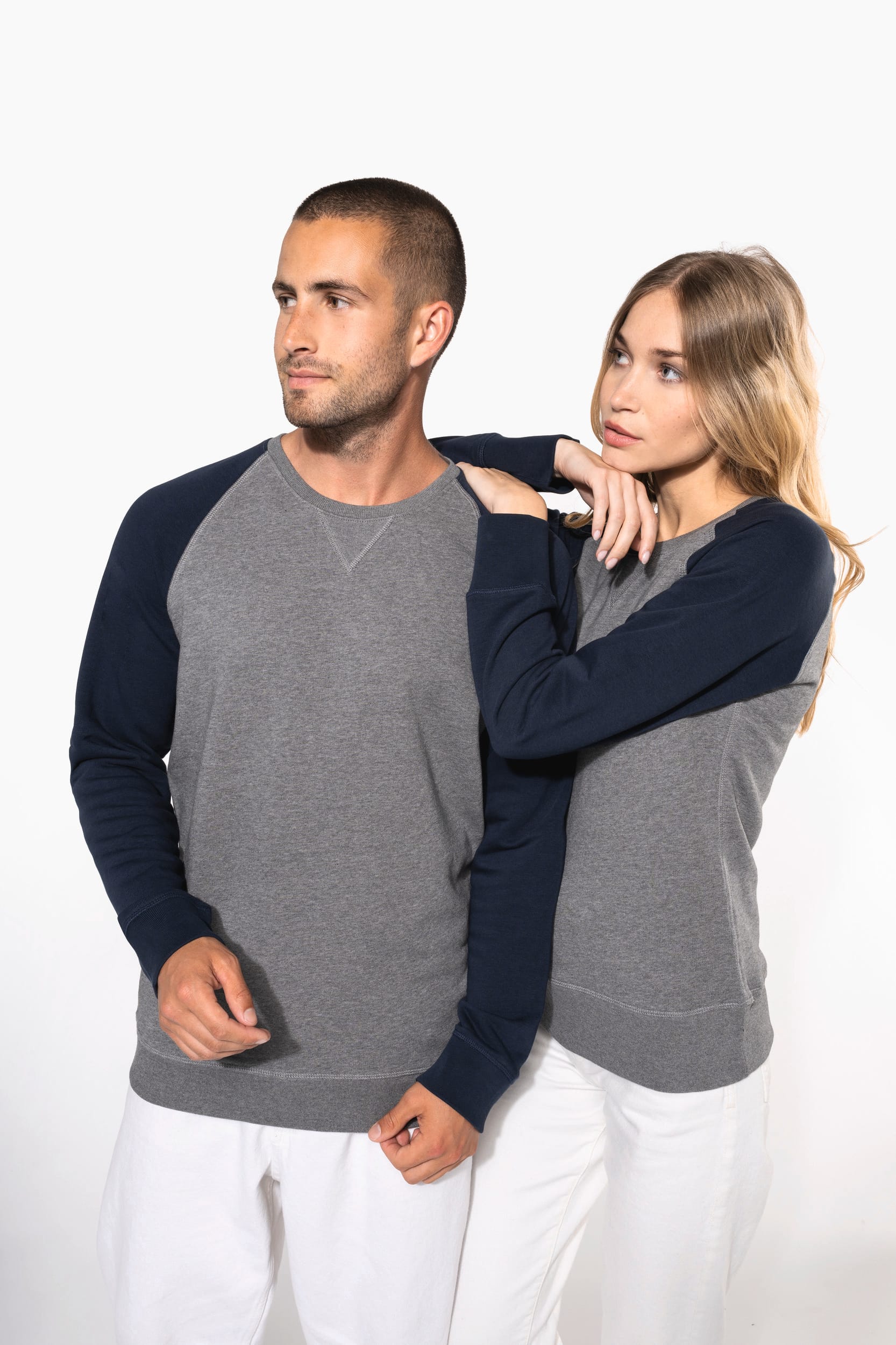 Sweat-shirt à manches raglan bicolore en coton biologique pour homme - K491