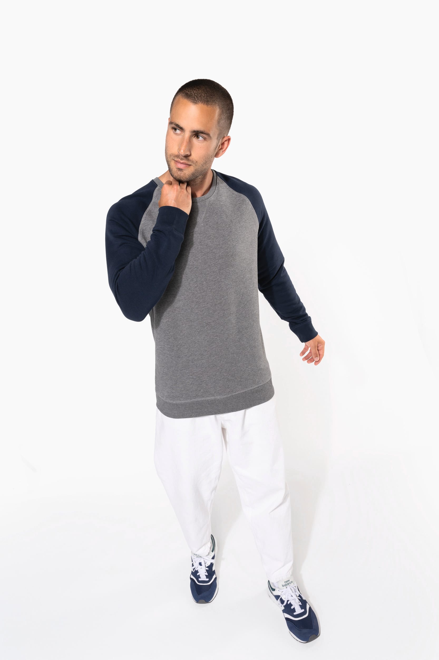 Sweat-shirt à manches raglan bicolore en coton biologique pour homme - K491
