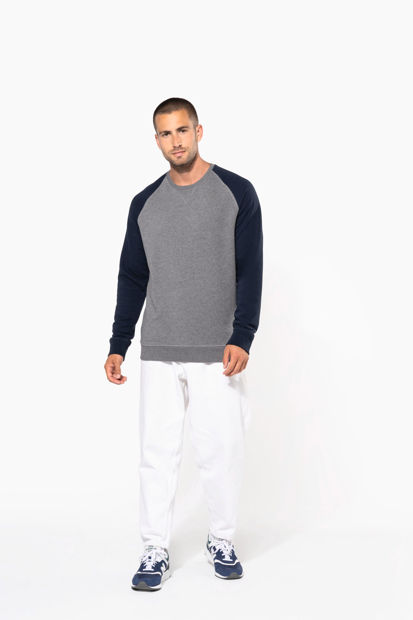 Sweat-shirt à manches raglan bicolore en coton biologique pour homme - K491