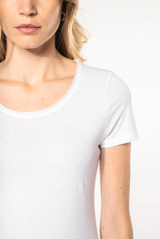 Damen T-Shirt mit kurzen Ärmeln aus Bio-Baumwolle und rohem Halsausschnitt - 110 g/m² - K399