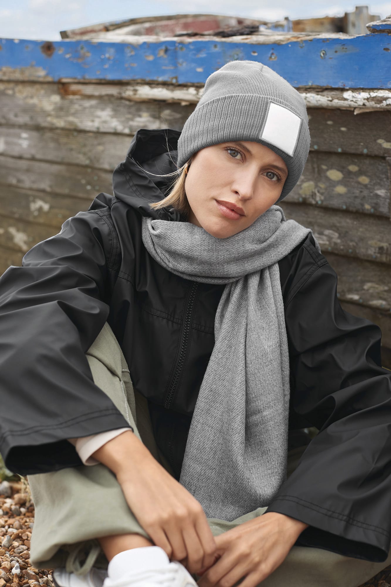 Microfleece Lined Beanie with Appliqué Patch in Recycled Polyester | B337R