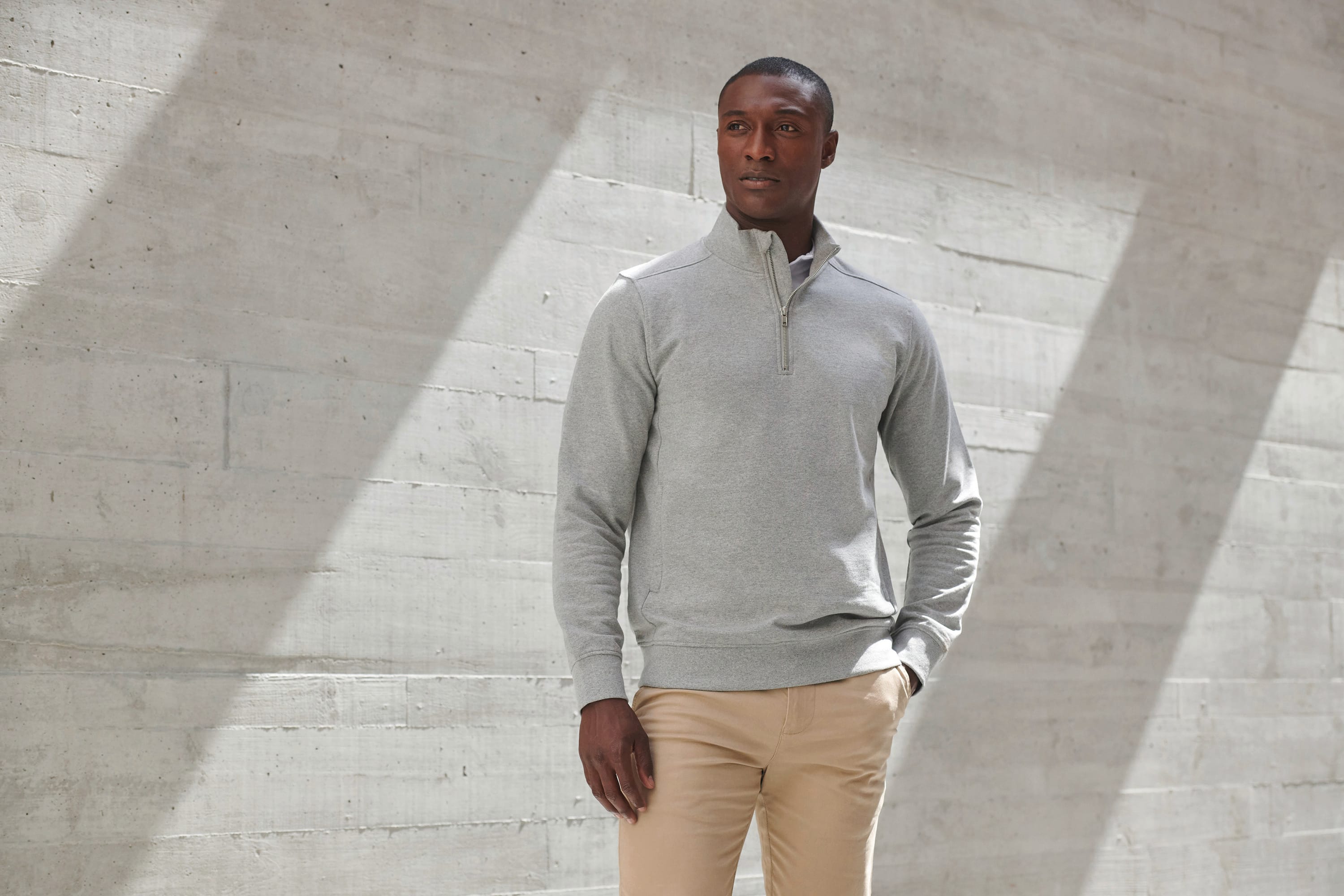 Unisex Zip Neck Sweatshirt in Regenerated Cotton and Recycled Polyester | H842