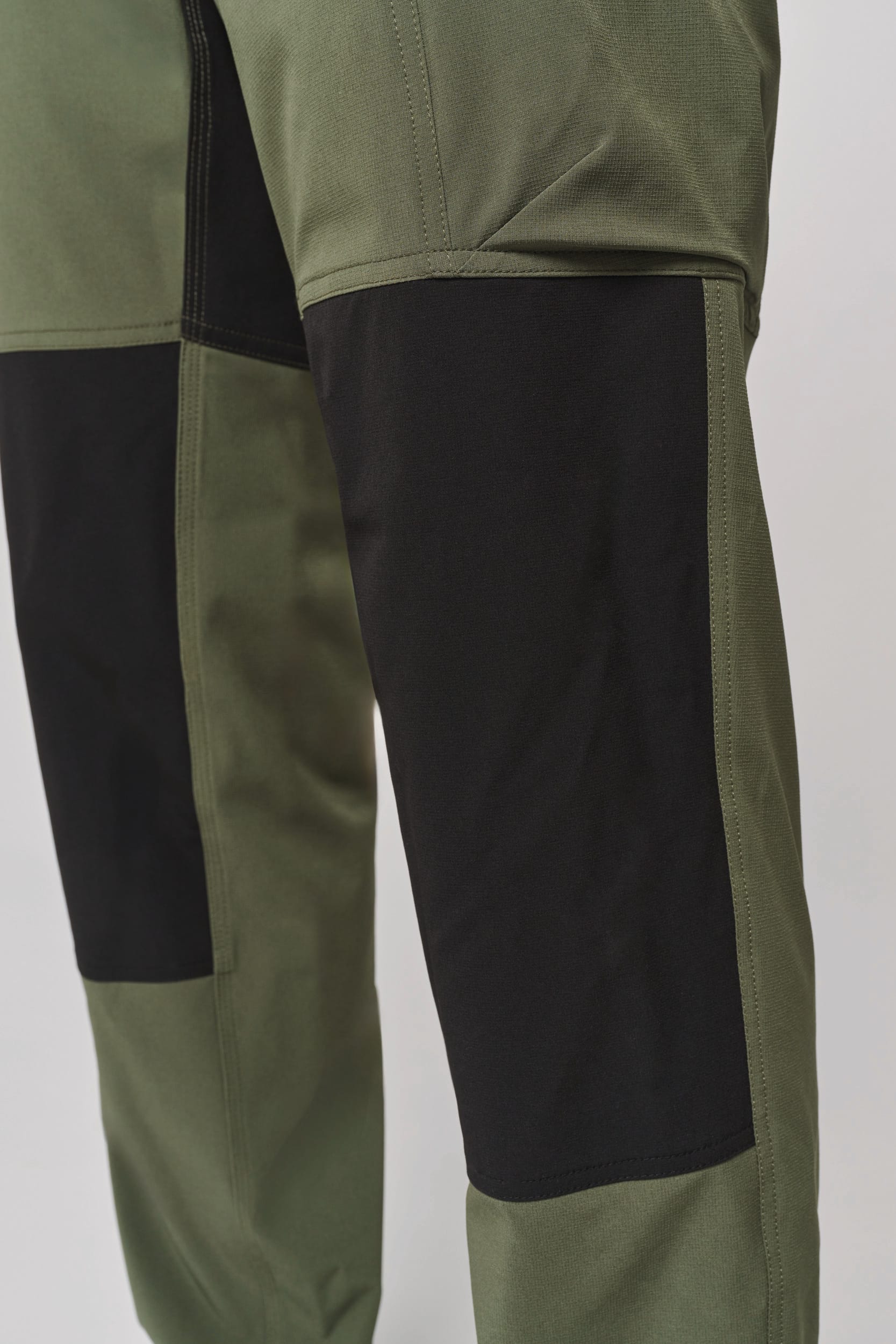 Pantalones unisex para actividades al aire libre en poliéster elástico reciclado | PA1049