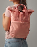 Mochila mini reciclada roll-top con doble asa - 96029