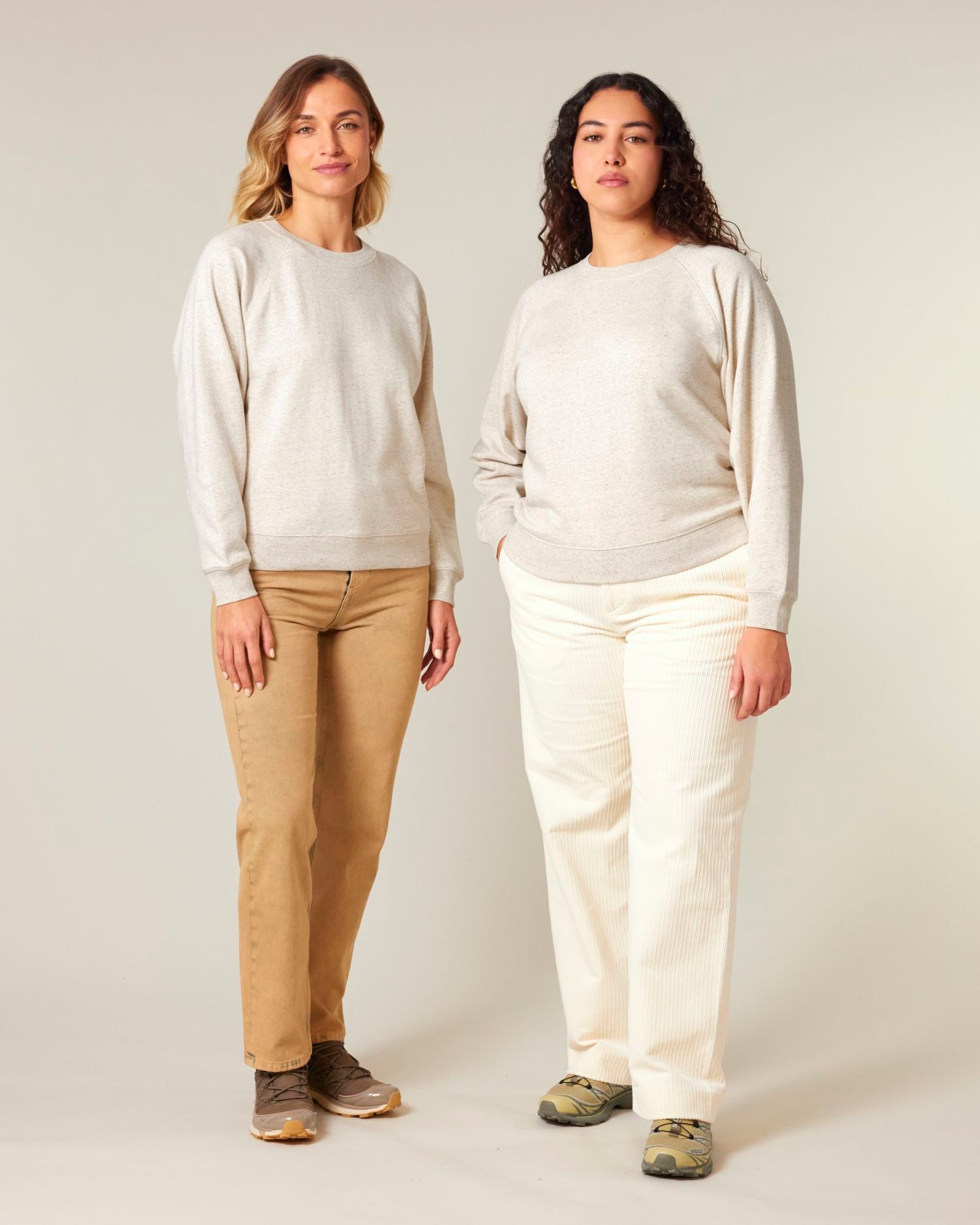 Women's Organic Cotton Raglan Sweatshirt - 300 GSM | Clara STSW217