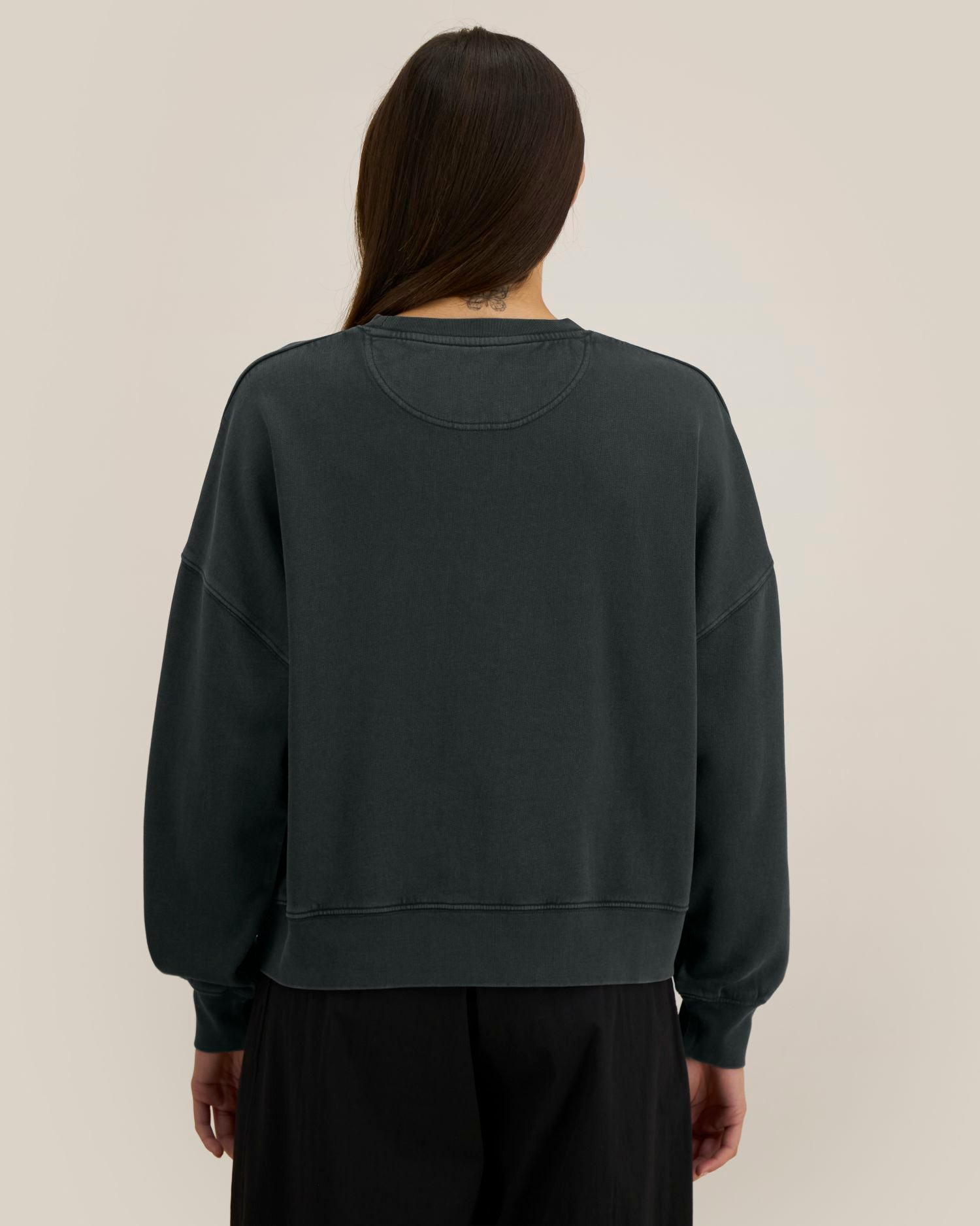 Garment-dyed Sweatshirt mit Rundhalsausschnitt für Damen – 320 g/m² | Stella Alma Vintage – STSW284