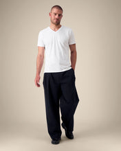 Camiseta orgánica con cuello en V para hombre - 155 g/m² | Presenter STTM562