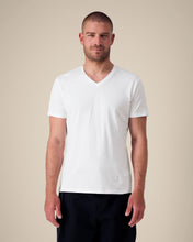 Camiseta orgánica con cuello en V para hombre - 155 g/m² | Presenter STTM562