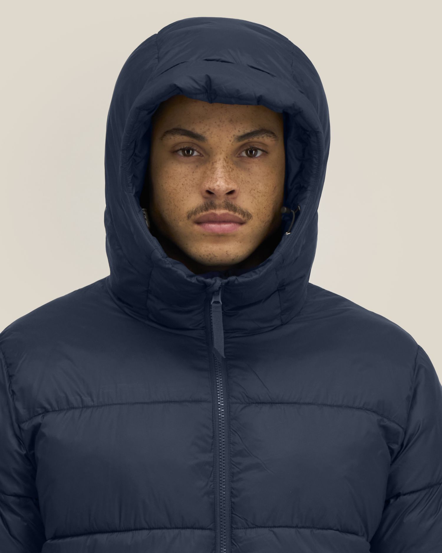 Unisex-Pufferjacke mit Kapuze aus recyceltem Nylon | Puffer 2.0 - STJU292