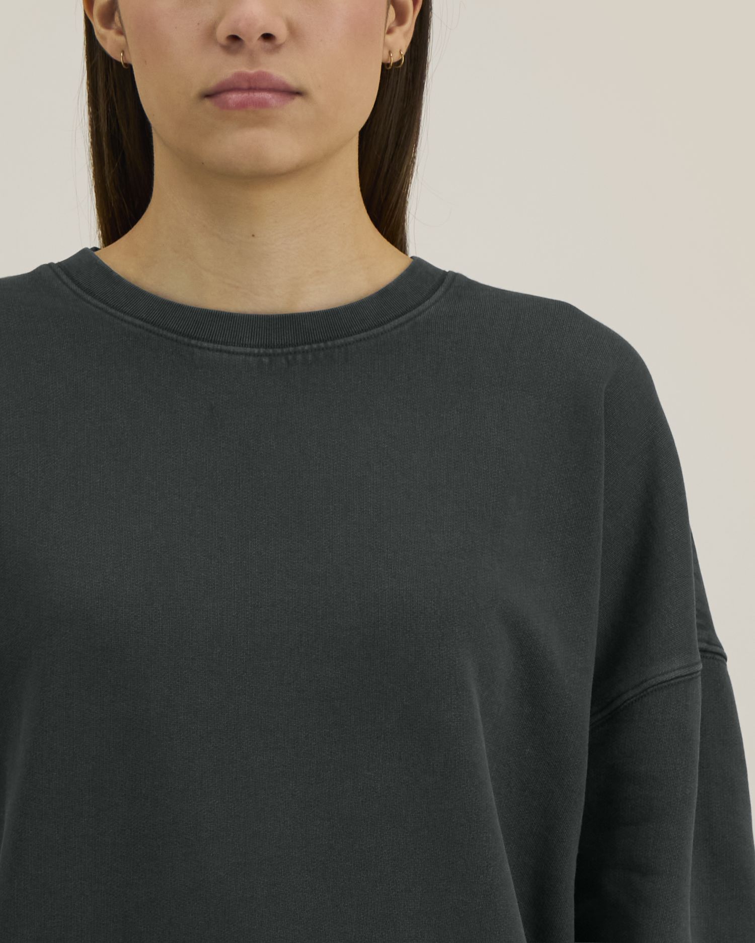 Garment-dyed Sweatshirt mit Rundhalsausschnitt für Damen – 320 g/m² | Stella Alma Vintage – STSW284
