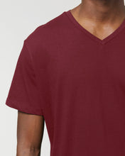 Camiseta orgánica con cuello en V para hombre - 155 g/m² | Presenter STTM562