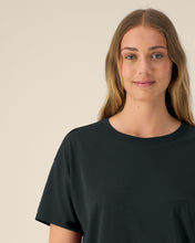 Women's T-shirt with curved high-low hem - 155 GSM | Stella Etta - STTW264