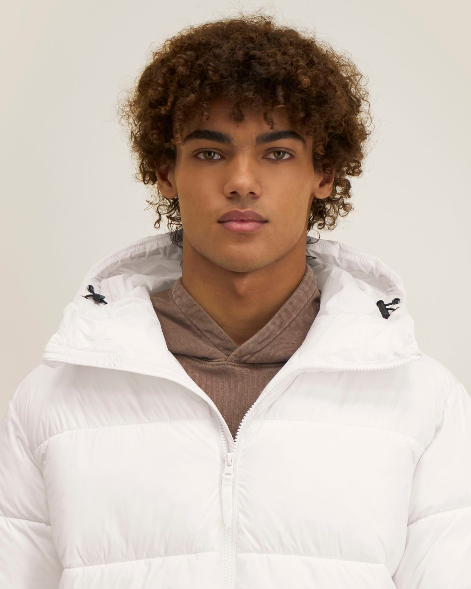Unisex-Pufferjacke mit Kapuze aus recyceltem Nylon | Puffer 2.0 - STJU292
