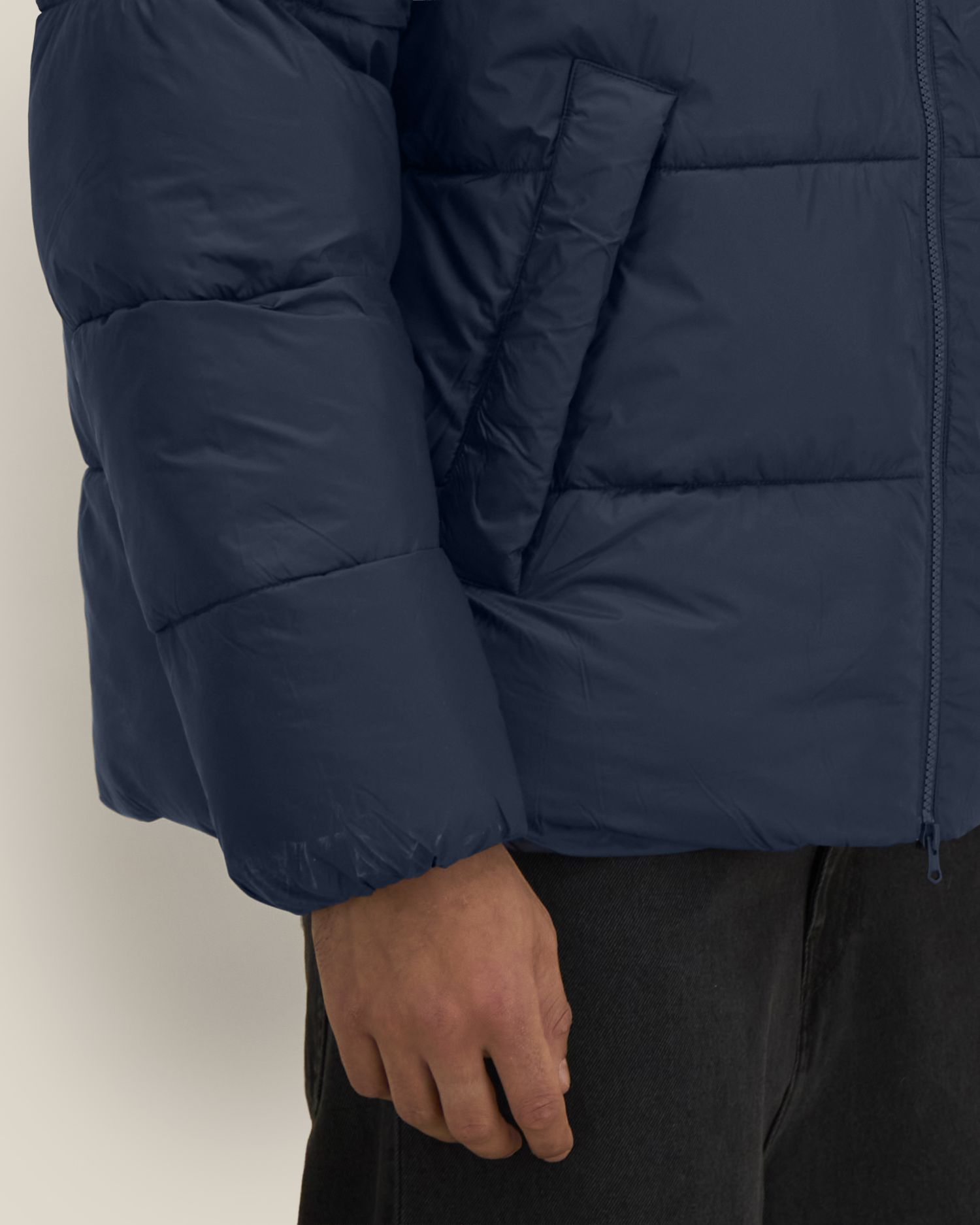 Unisex-Pufferjacke mit Kapuze aus recyceltem Nylon | Puffer 2.0 - STJU292