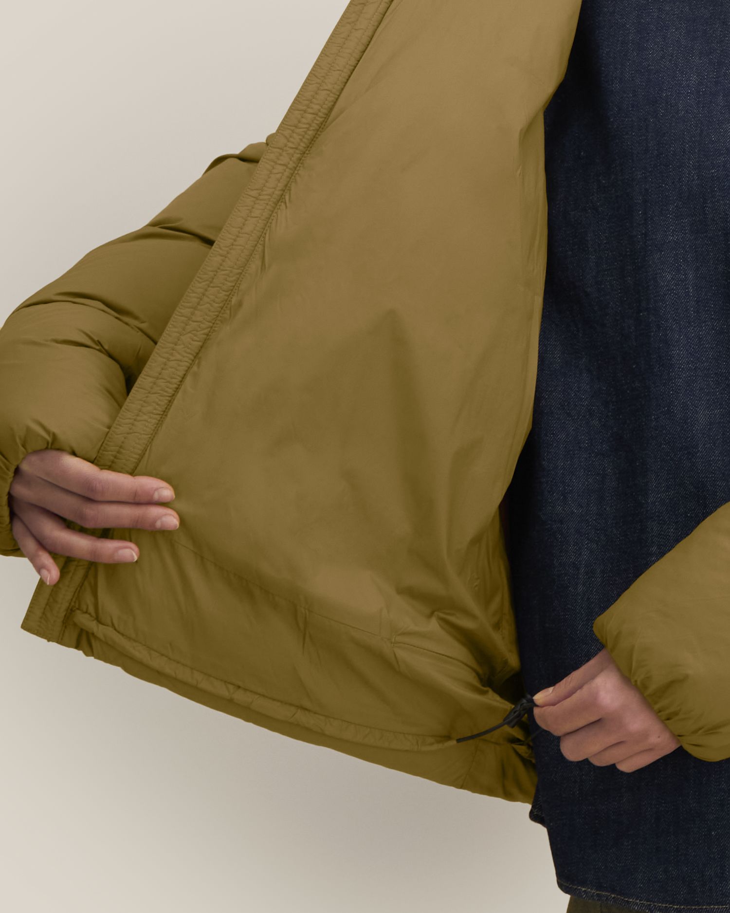 Unisex-Pufferjacke mit Kapuze aus recyceltem Nylon | Puffer 2.0 - STJU292
