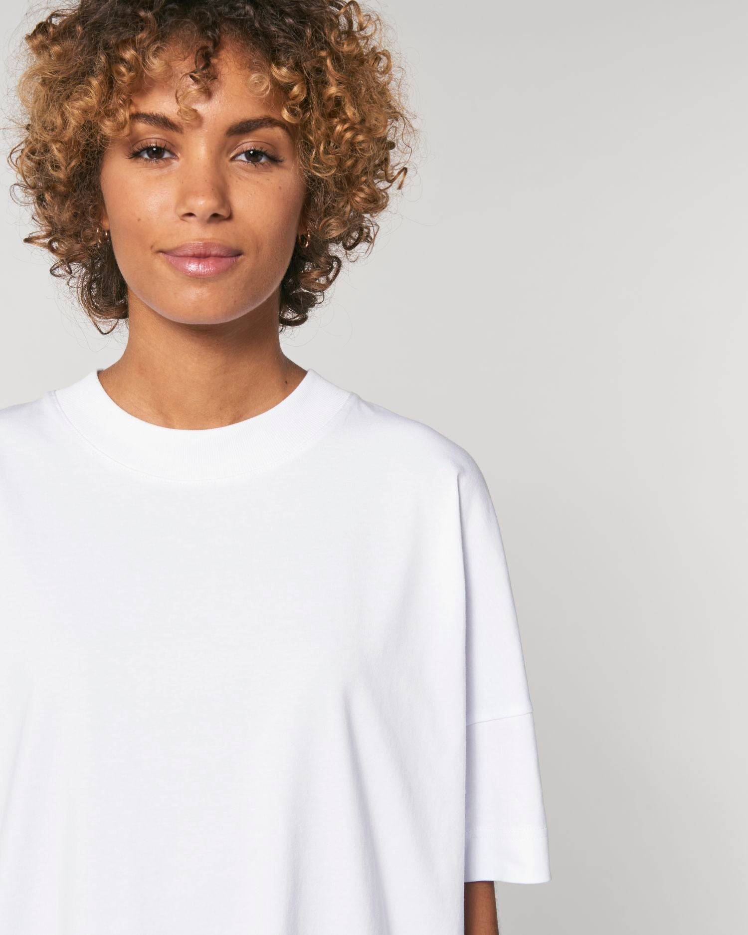 Unisex Organic High Neck Oversized T-shirt - 200 g/m² | Blaster STTU815