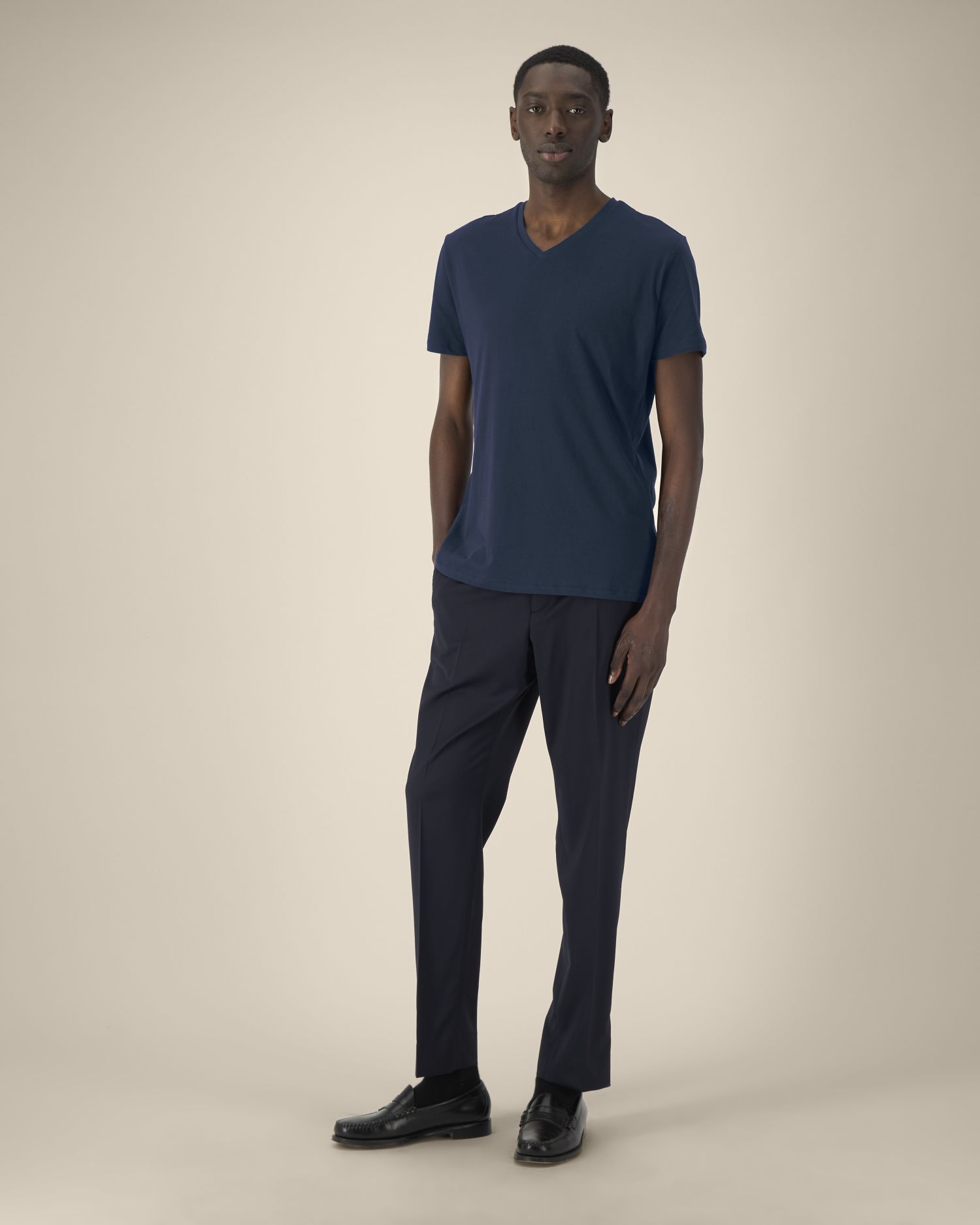 Camiseta orgánica con cuello en V para hombre - 155 g/m² | Presenter STTM562