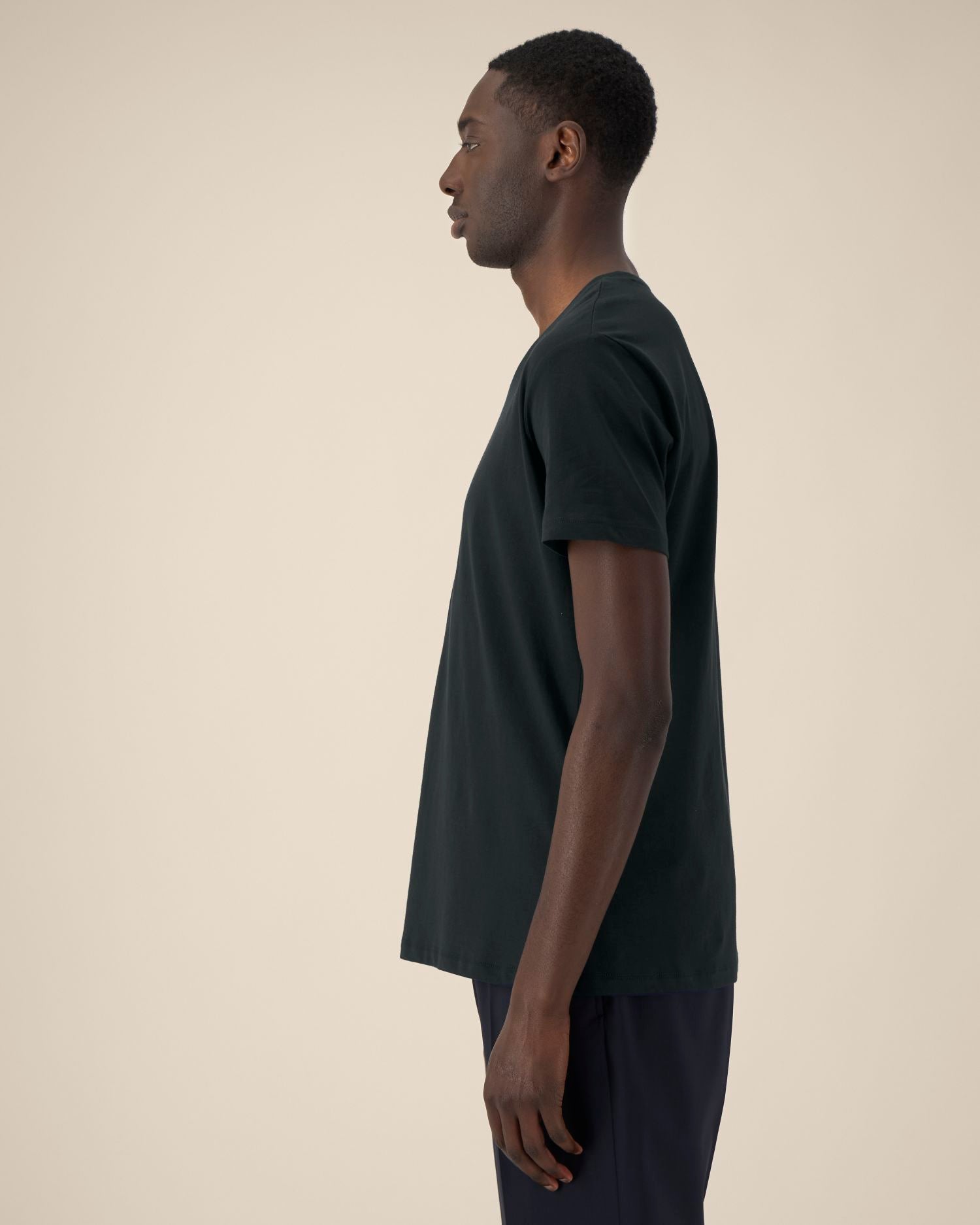 Camiseta orgánica con cuello en V para hombre - 155 g/m² | Presenter STTM562