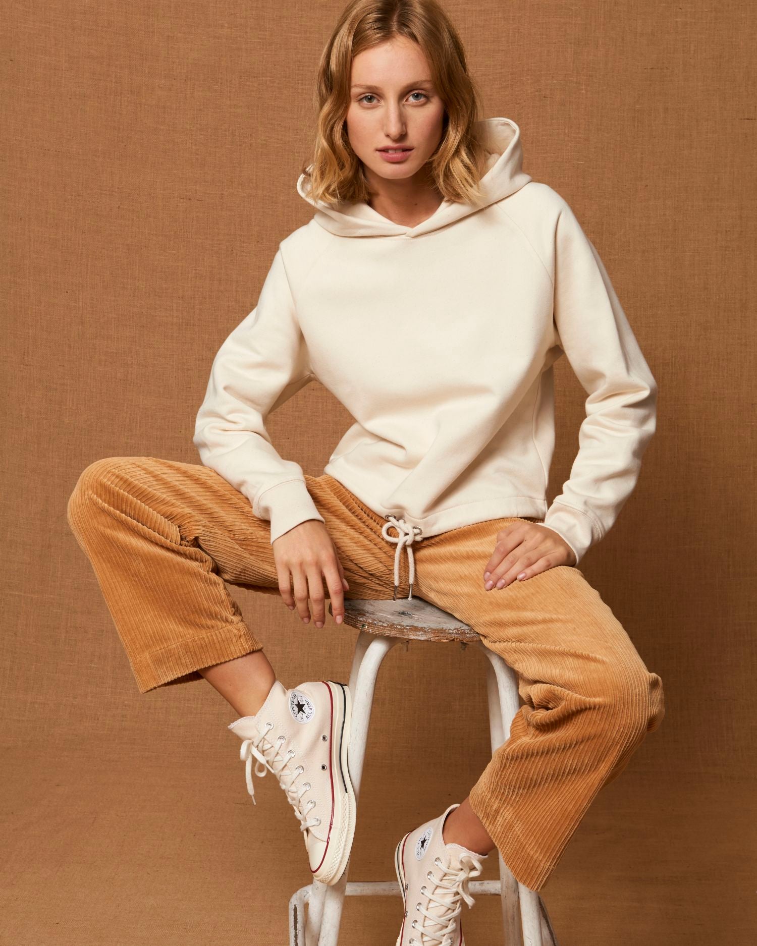 Chic Organic Women's Cropped Hoodie - 300 g/m² | Stella Bower STSW132