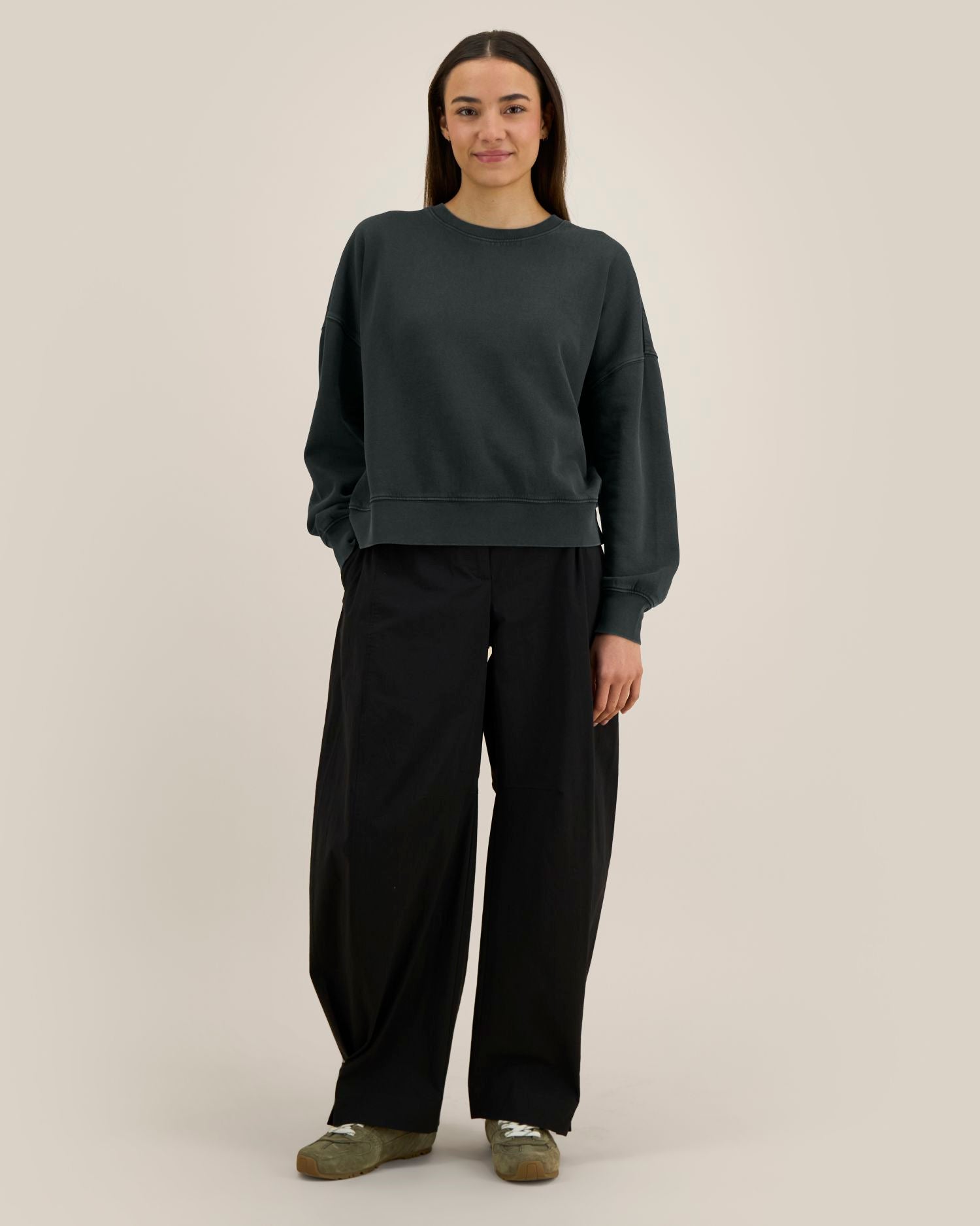Garment-dyed Sweatshirt mit Rundhalsausschnitt für Damen – 320 g/m² | Stella Alma Vintage – STSW284