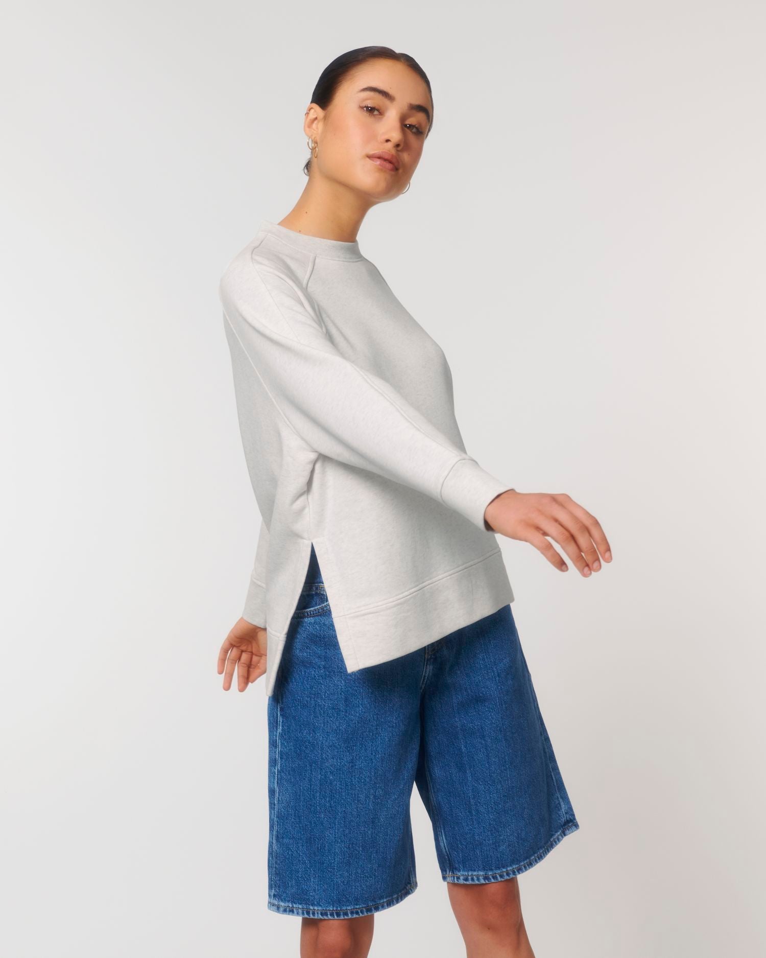 Organic Oversized Women's Crew Neck Sweatshirt - 300 g/m² | Stella Wilder STSW872