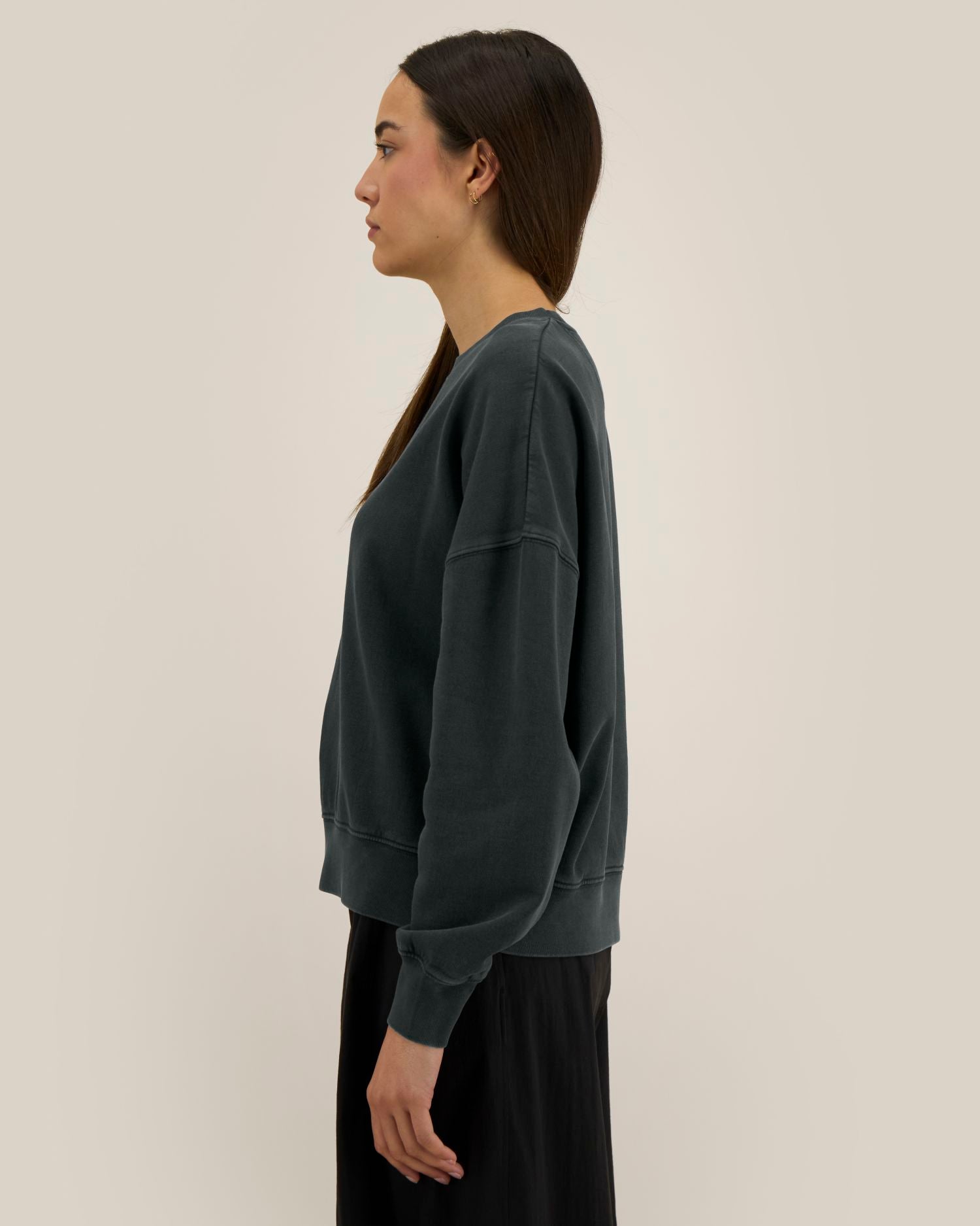 Garment-dyed Sweatshirt mit Rundhalsausschnitt für Damen – 320 g/m² | Stella Alma Vintage – STSW284