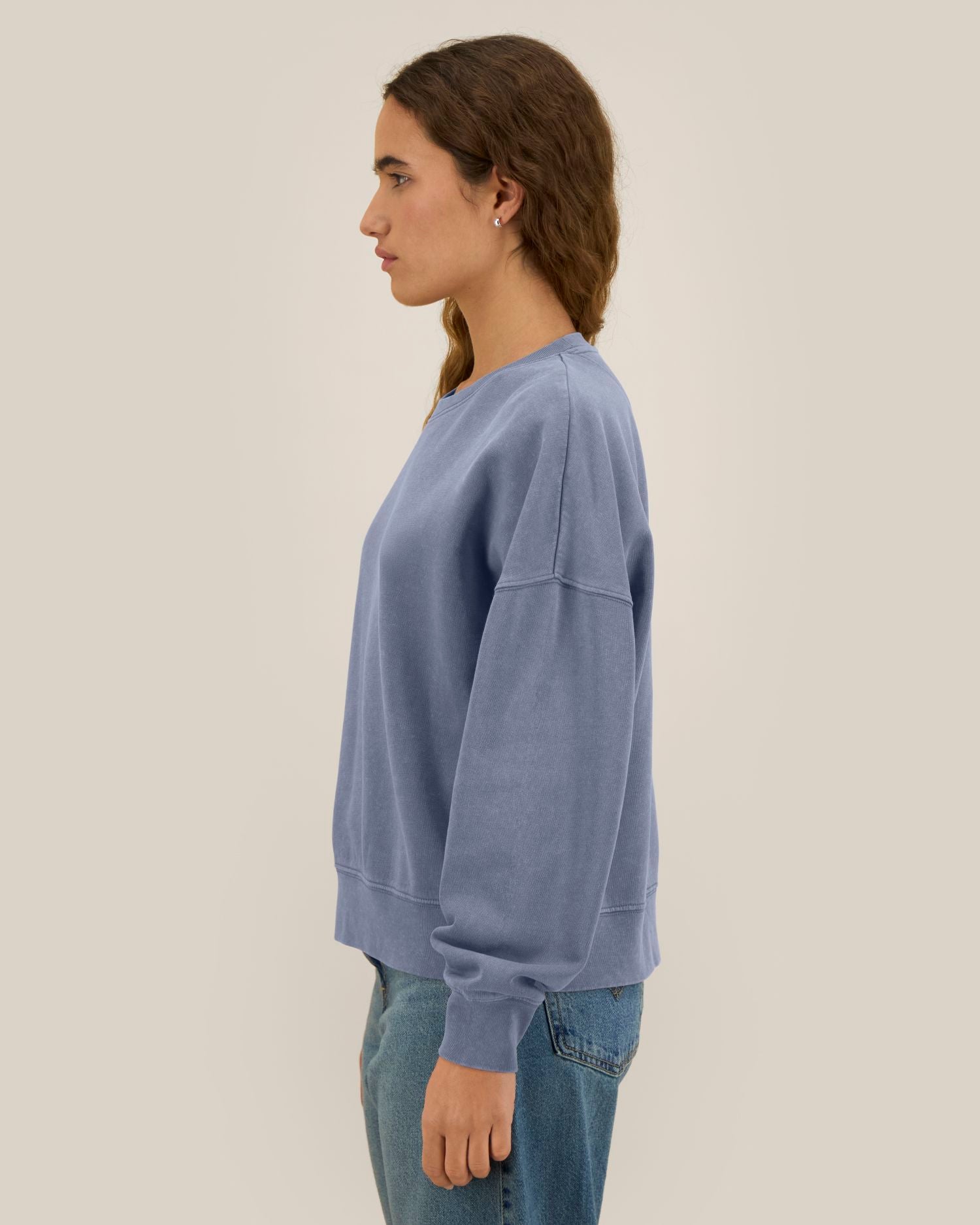 Garment-dyed Sweatshirt mit Rundhalsausschnitt für Damen – 320 g/m² | Stella Alma Vintage – STSW284
