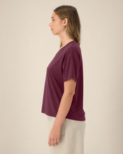 Women's T-shirt with curved high-low hem - 155 GSM | Stella Etta - STTW264