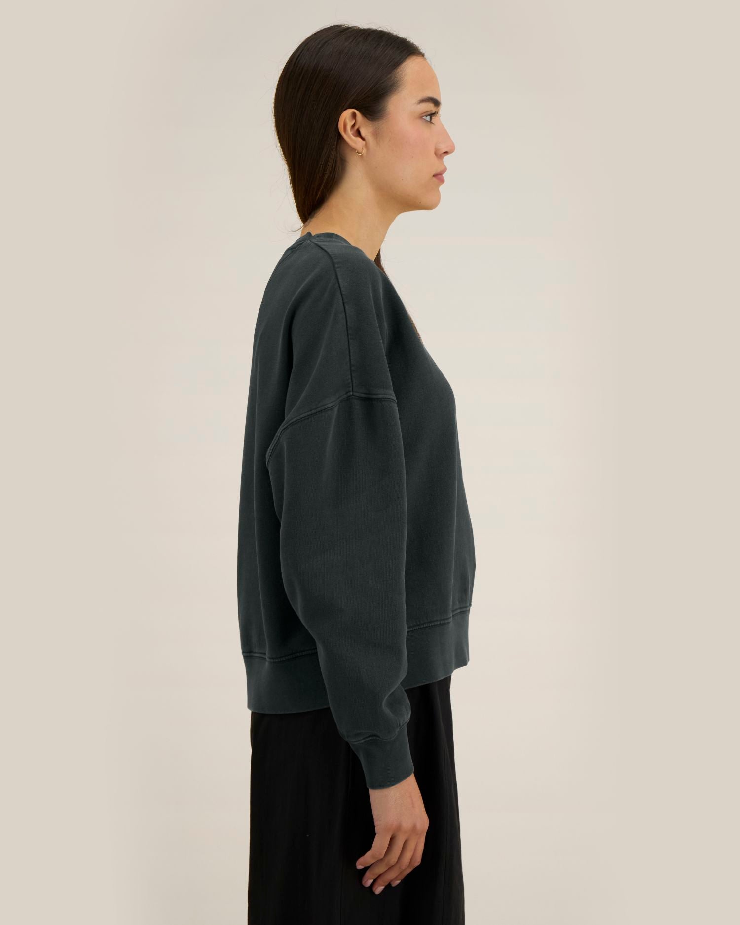 Garment-dyed Sweatshirt mit Rundhalsausschnitt für Damen – 320 g/m² | Stella Alma Vintage – STSW284
