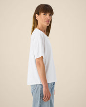 Women's T-shirt with curved high-low hem - 155 GSM | Stella Etta - STTW264