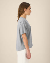 Women's T-shirt with curved high-low hem - 155 GSM | Stella Etta - STTW264